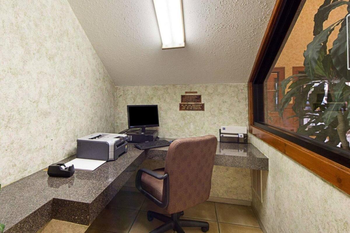 Shary Inn And Suites Mission Luaran gambar